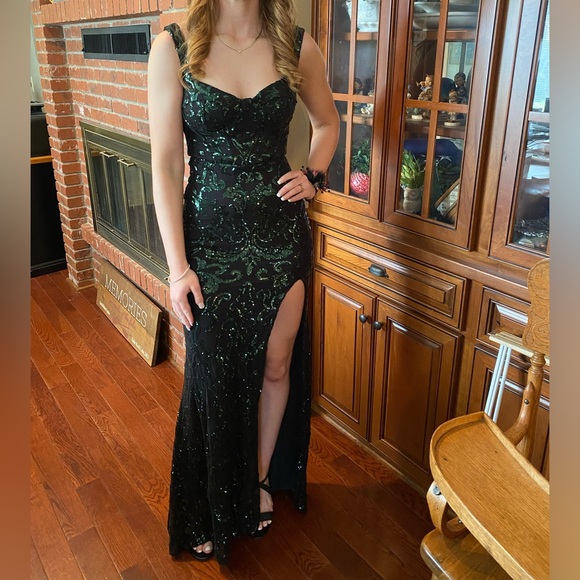 Green and black sequin formal/prom dress - Picture 1 of 7